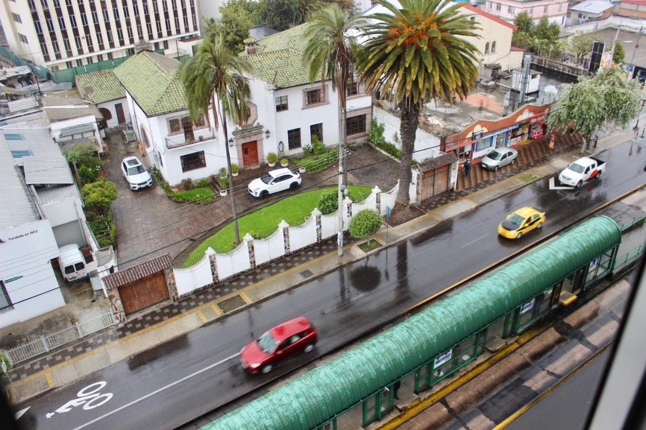 Hotel 6 De Diciembre Quito Bagian luar foto